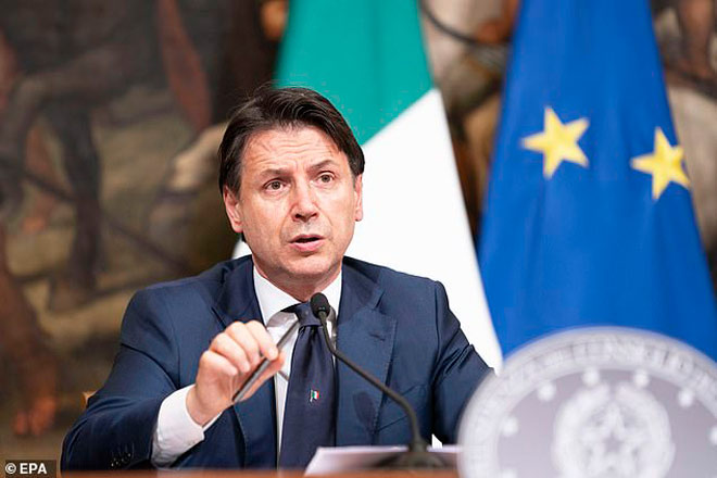 Thủ tướng Italia - Giuseppe Conte nới lỏng tình trạng giãn cách xã hội và cho phép các CLB bóng đá trở lại tập luyện theo nhóm đông cầu thủ từ ngày 18/5