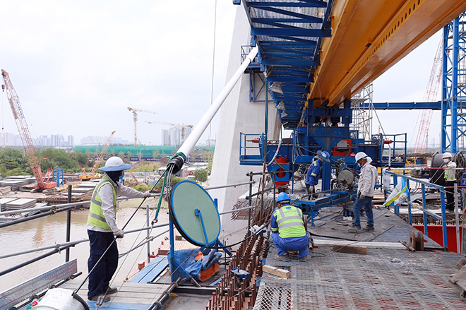 Chủ đầu tư dự án cho hay, cầu Thủ Thiêm 2 đang được khẩn trương đẩy nhanh tiến độ thi công