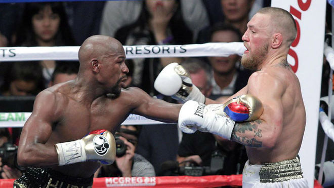 Mayweather từng thắng knock-out McGregor trên sàn boxing ngày 26/8/2017