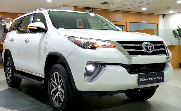 Phần mặt trước Fortuner 2020