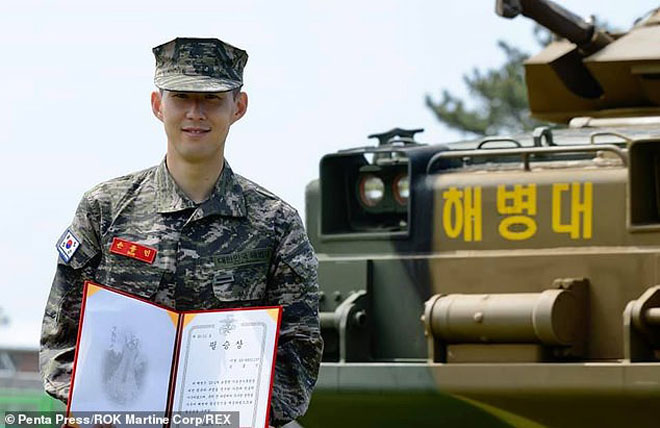 Son Heung Min tốt nghiệp khóa học quân sự một cách xuất sắc
