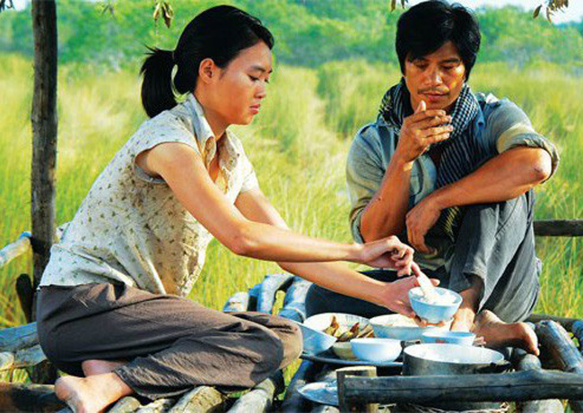 Người cha của Nương (Lan Ngọc) là Út Võ trong "Cánh đồng bất tận" do Dustin Nguyễn thủ vai. Đó là một nhân vật người cha u uất, bị vợ phụ bạc.
