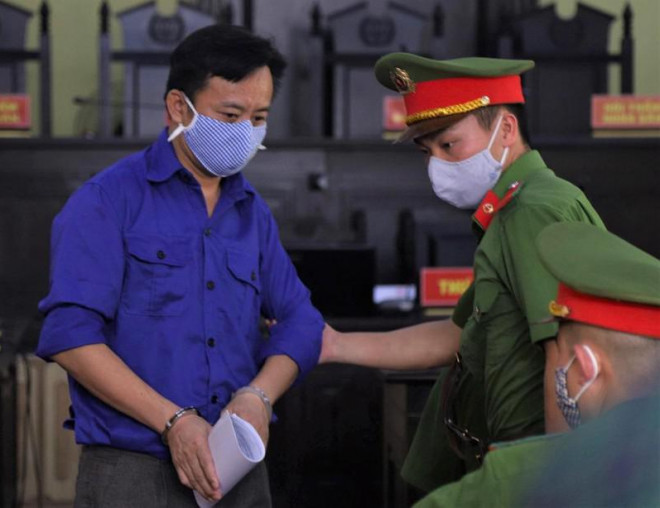 Bị cáo Nguyễn Minh Khoa tại tòa ngày 21-5. Ảnh: TP