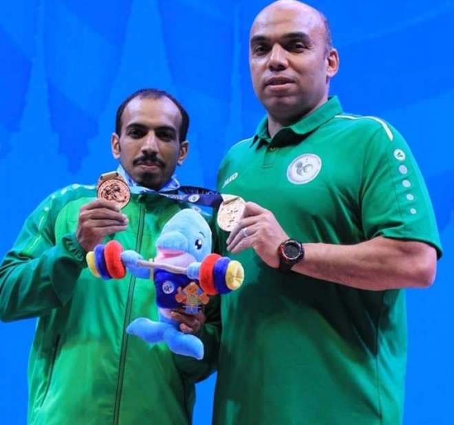 HLV&nbsp;Khaled Korany (phải) bị cáo buộc xúi giục học trò sử dụng doping