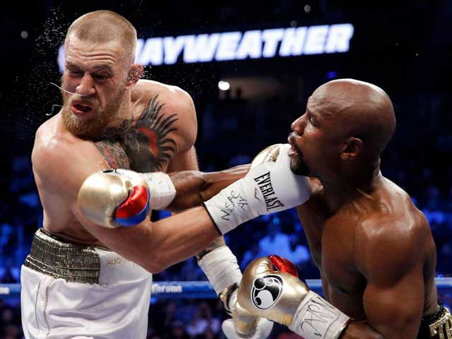 McGregor nhận thất bại trước&nbsp;Mayweather ở trận đấu năm 2017