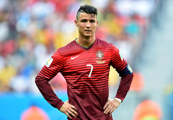 Năm 2014, Ronaldo dự World Cup với kiểu đầu "undercut" - cắt hai bên cực ngắn và để dài phần ngôi giữa hất về sau