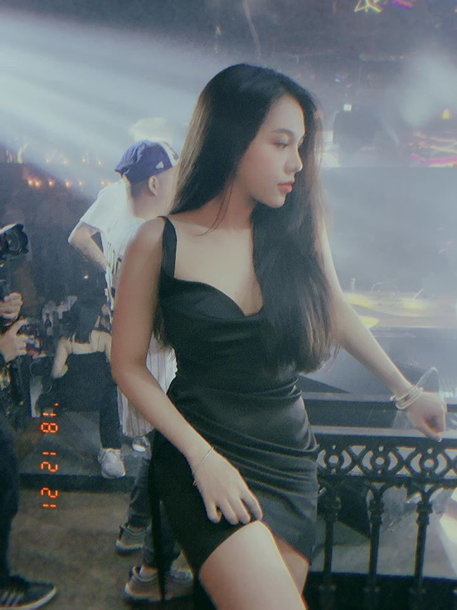 Xinh đẹp và nóng bỏng chẳng kém những người đẹp trong showbiz.&nbsp;
