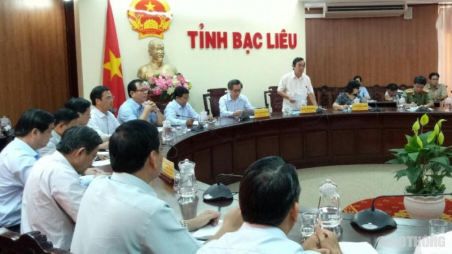 Ông Dương Thành Trung, Chủ tịch UBND tỉnh Bạc Liêu phát biểu chỉ đạo tại cuộc họp Ban Chỉ đạo phòng, chống dịch Covid-19 tỉnh Bạc Liêu. Ảnh: Gia Minh