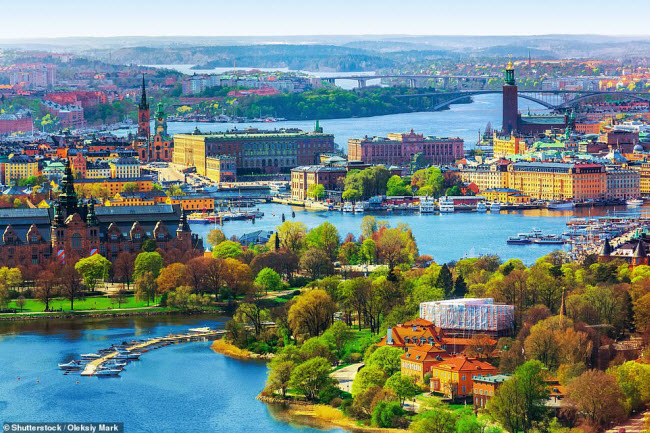 Stockholm, Thụy Điển: Các bến tàu nằm giữa những ngôi nhà cổ kính và công viên tuyệt đẹp ở thành phố Stockholm.
