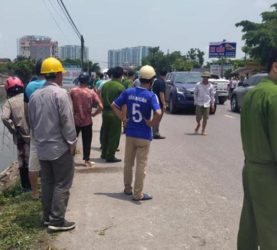 Công an thị trấn Văn Giang, Hưng Yên đã có mặt để bảo vệ hiện trường và điều tra làm rõ