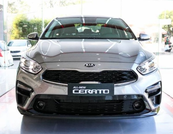 Mặt trước của All-New Kia Cerato