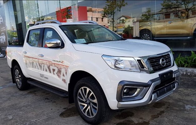 Mẫu bán tải Nissan Navara màu trắng