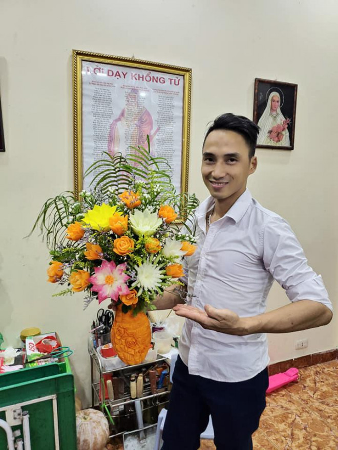 Dân mạng ngỡ ngàng trước lẵng hoa tỉa bằng rau củ đầy sắc màu của nhiều loại hoa - 7