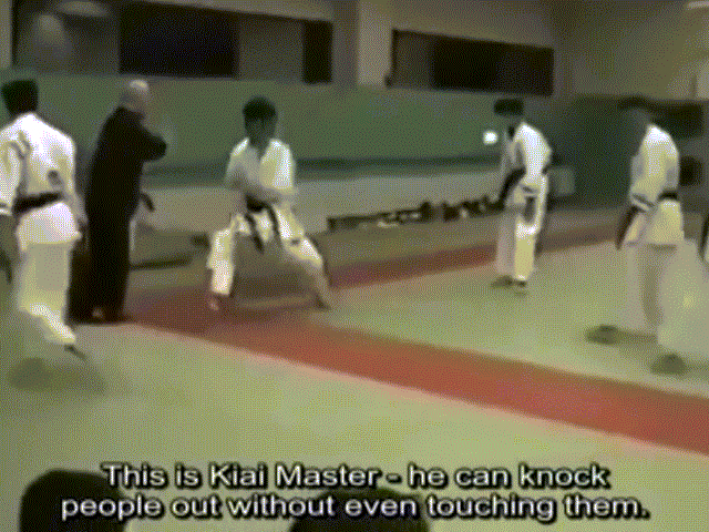 Cao thủ “võ điện giật” bị võ sĩ MMA đấm gục sau 1 phút