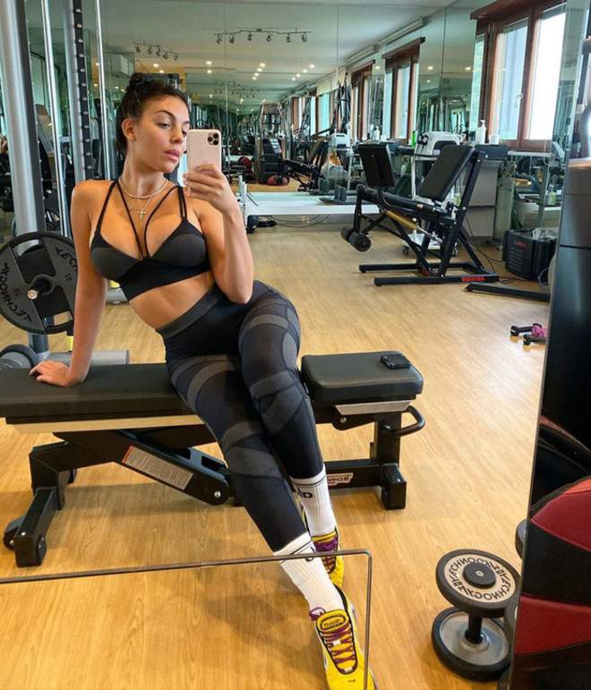 Georgina luôn có mặt trong phòng gym đều đặn