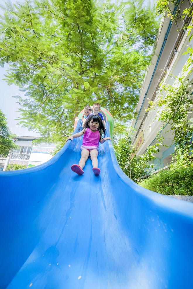 Vui chơi trong không gian xanh giúp trẻ trở nên năng động và khoẻ mạnh hơn