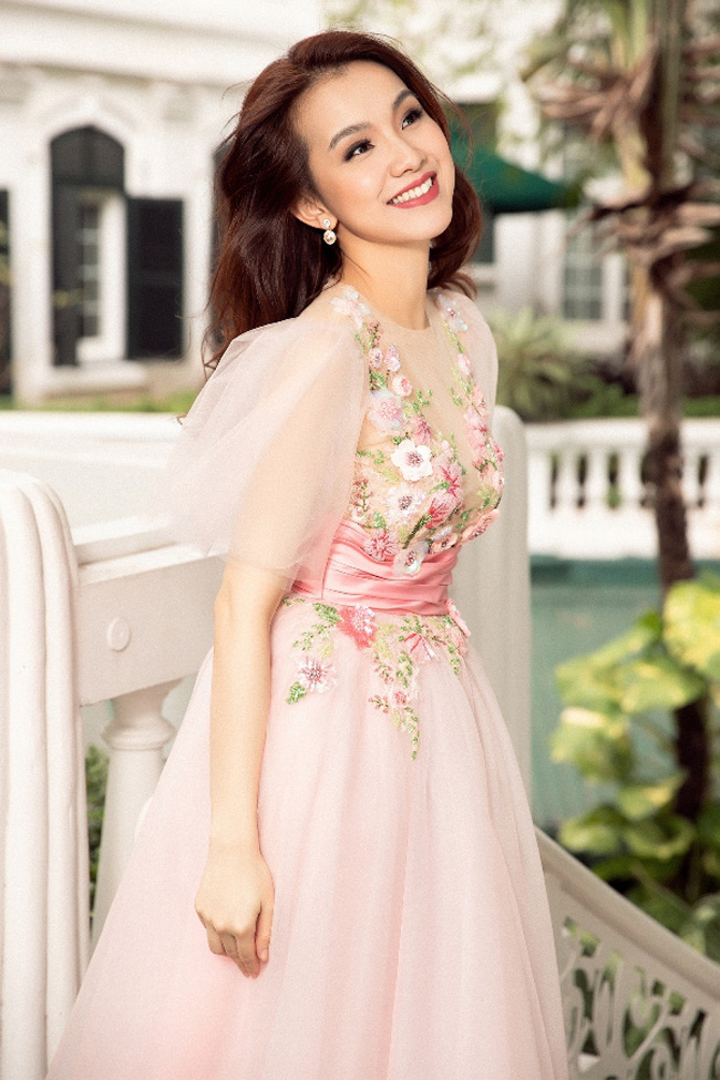 Cùng năm phim "Kiều nữ và đại gia" phát sóng, Thùy Lâm đăng quang Hoa hậu Hoàn vũ Việt Nam. Cô tiếp tục đại diện nhan sắc trong nước thi Miss Universe 2008 và vào Top 15 chung cuộc.
