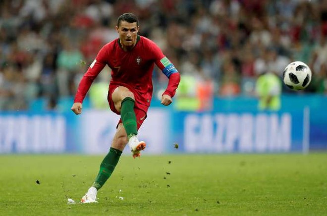 Tây Ban Nha 3 lần ôm hận vì Ronaldo