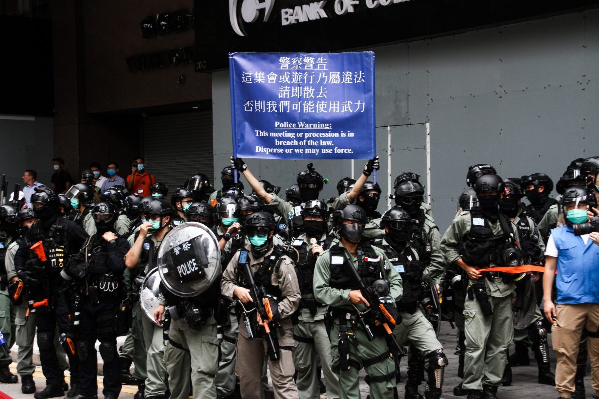 Lực lượng cảnh sát chống bạo động ở Hồng Kông (ảnh: SCMP)