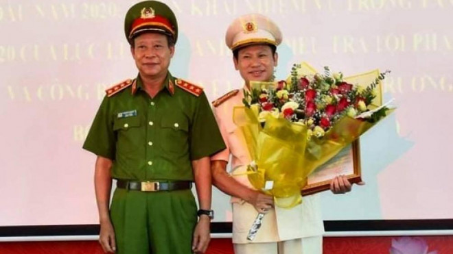 Đại tá Nguyễn Văn Viện (phải) giữ chức Cục trưởng C04 từ ngày 1/6