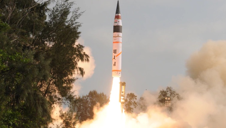 Tên lửa tầm xa Agni-V uy lực nhất của Ấn Độ.