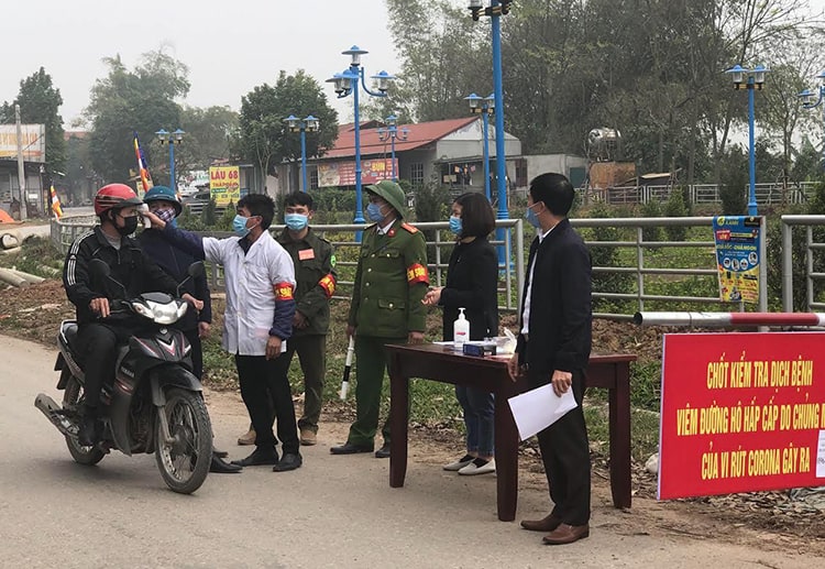 Chốt kiểm tra dịch bệnh ở xã Sơn Lôi, huyện Bình Xuyên, tỉnh Vĩnh Phúc. Ảnh: VGP