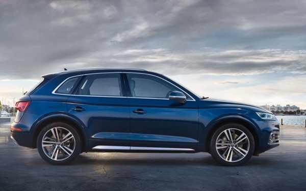 Mẫu xe Audi Q5 2020 màu xanh dương