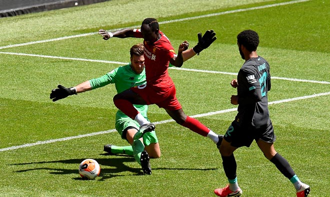 Liverpool chia làm hai đội đấu tập trên sân Anfield