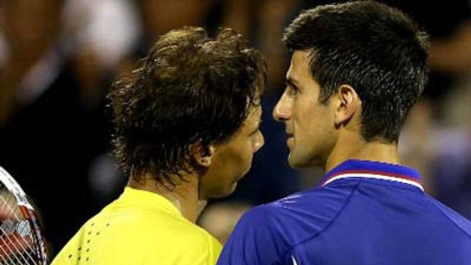 Sau trận đấu Djokovic (áo xanh)&nbsp;mới chấp nhận lời xin lỗi của Nadal (áo vàng)