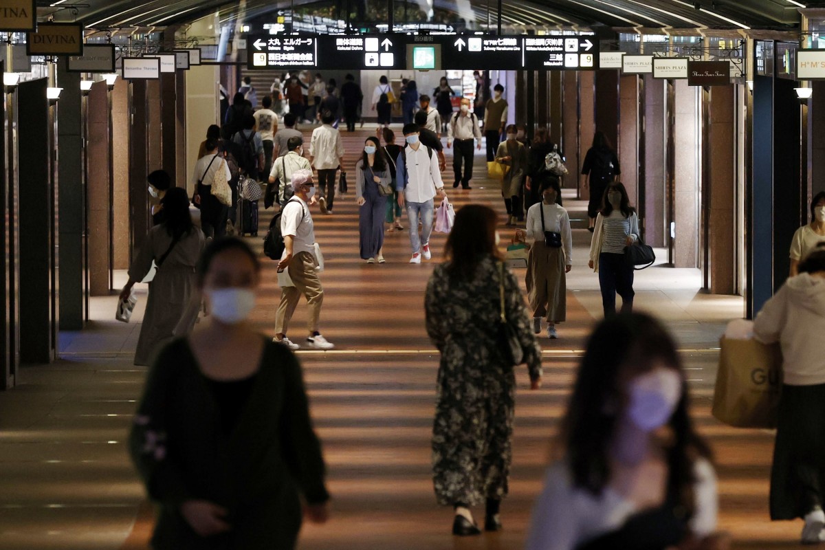 Nhiều thành phố ở Nhật nghiêm cấm hành động lôi kéo, gạ gẫm các cô gái tham gia ngành công nghiệp tình dục.
