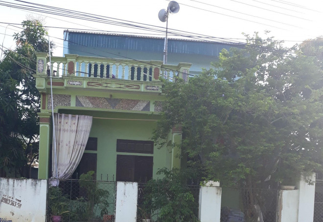 Ngôi nhà khá khang trang của "hộ cận nghèo" Lê Thị Khánh, trưởng thôn Mậu Tây