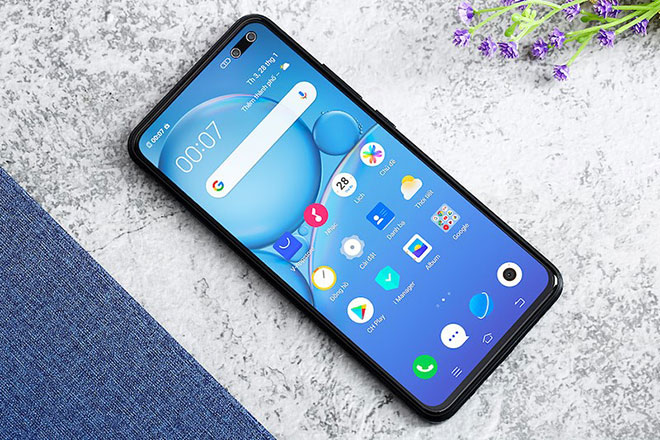 Vivo V19 với camera selfie kép là dòng smartphone được giảm giá mạnh nhất đợt này.