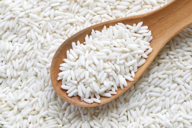 Nên chọn loại gạo nếp đều hạt, có màu trắng đục, căng bóng, không bị gãy