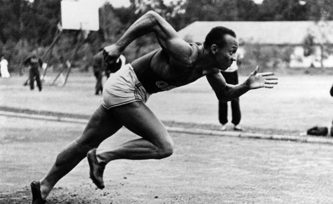 Đứng thứ 7 trong danh sách là cố VĐV điền kinh Jesse Owens người có 4 HCV Olympic năm 1936