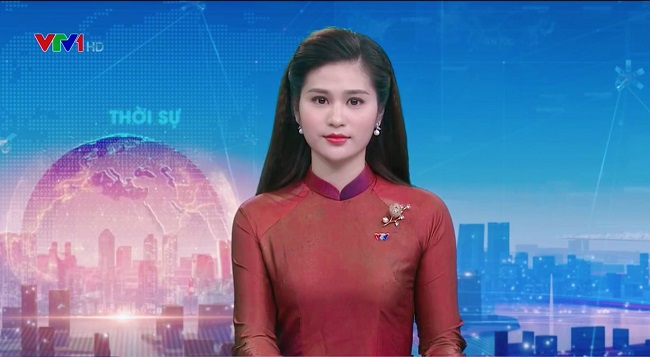 Trước khi xuất hiện trên sóng Thời sự 19h, Minh Trang từng là BTV dẫn các chương trình 'Dự báo Thời tiết', 'Chào buổi sáng', 'Cuộc sống Thường ngày'... Đến nay, cô đã gắn bó với công việc truyền hình 13 năm.
