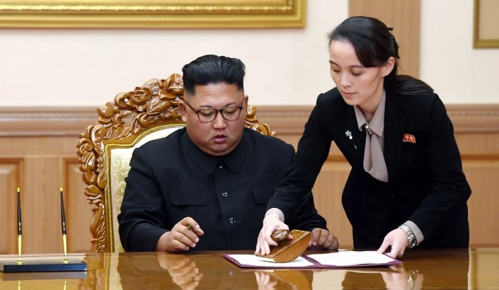 Nhà lãnh đạo Triều Tiên Kim Jong Un và em gái Kim Yo Jong.