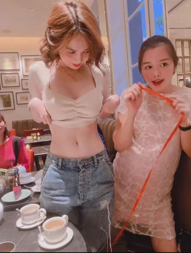Đây không phải lần đầu tiên Ngọc Trinh gây xôn xao với vòng eo nhỏ thon gọn.