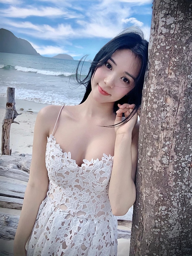 Năm 2019, hot girl Thanh Bi vừa hoàn thành các cảnh quay trong phim "Bão ngầm".
