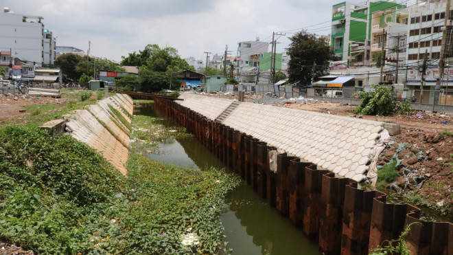 Dự án kênh Hàng Bàng hiện đang dang dở do vướng giải phóng mặt bằng