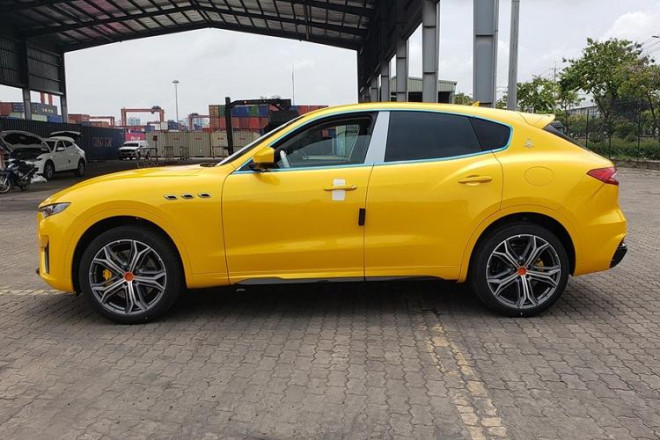 Bóc giá siêu xe Maserati Levante Trofeo vừa cập cảng được đồn đoán về tay đại gia Minh Nhựa - 5