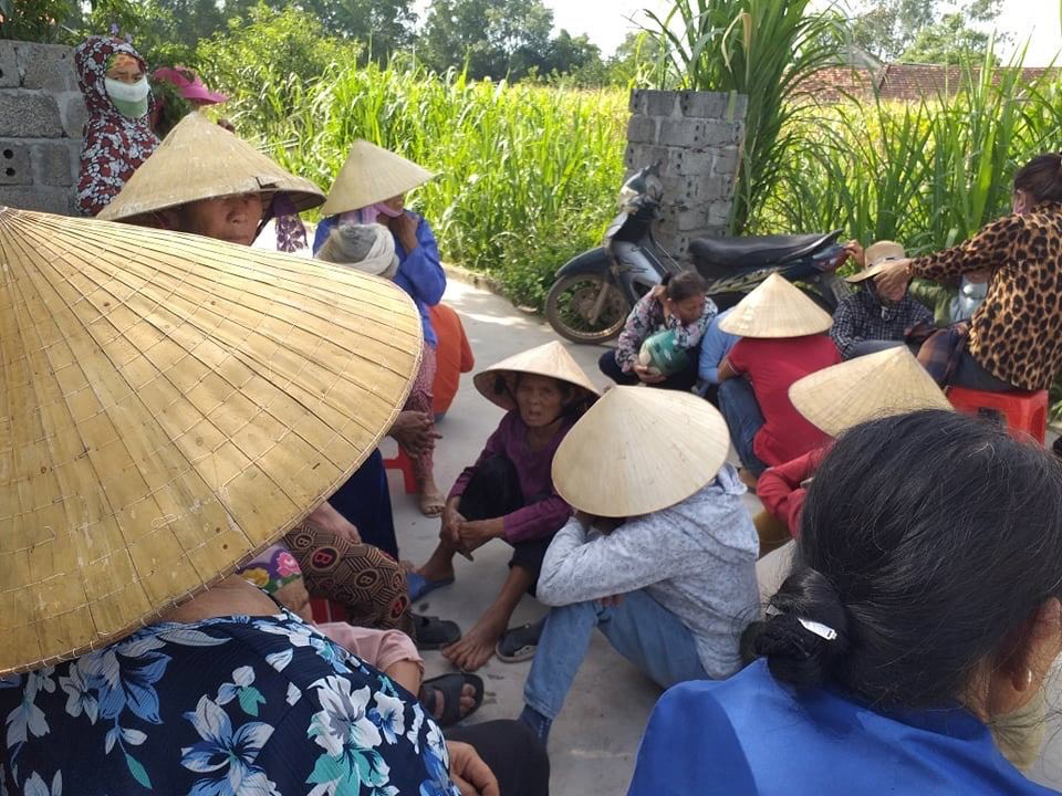 Vụ bé trai 5 tuổi bị trói tay tử vong trong rừng: &#34;Con chắc khóc gọi mẹ nhiều lắm!&#34; - 4