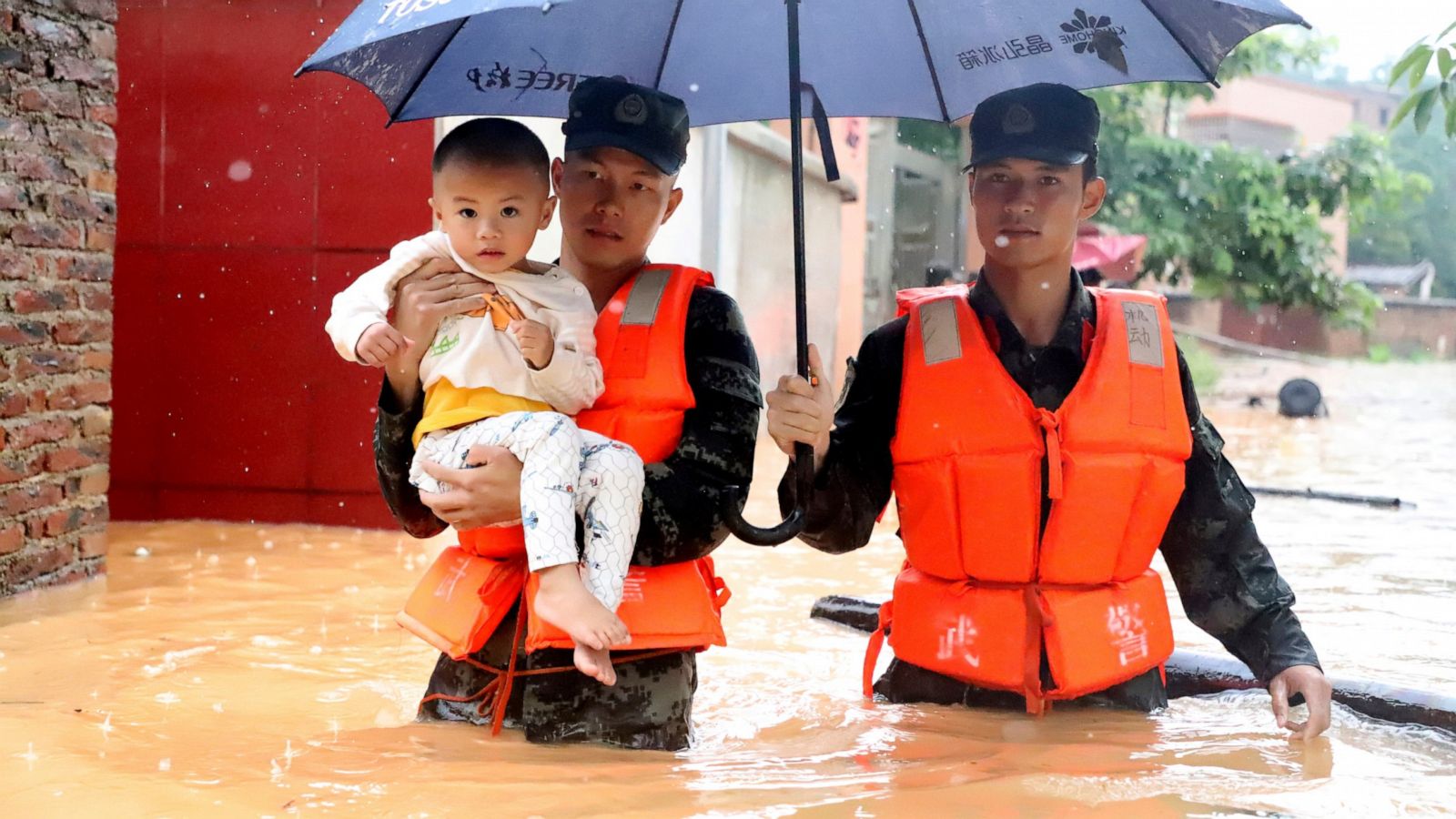 Gần 2 triệu người bị ảnh hưởng bởi lũ lụt ở Trung Quốc (ảnh: ABC News)