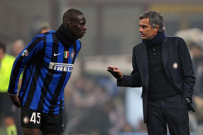 HLV Mourinho cũng bất lực với Balotelli