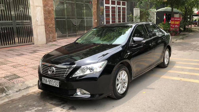 Toyota Camry 2.0E 2012 - 2013 đang được rao bán từ 600 đến 650 triệu đồng