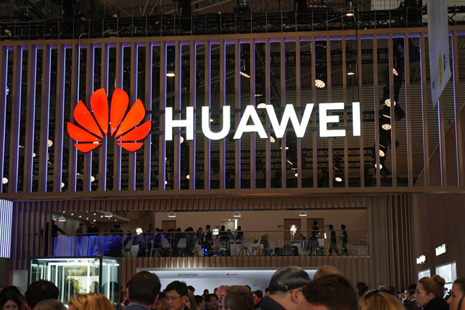 Huawei bị "dìm" thê thảm.