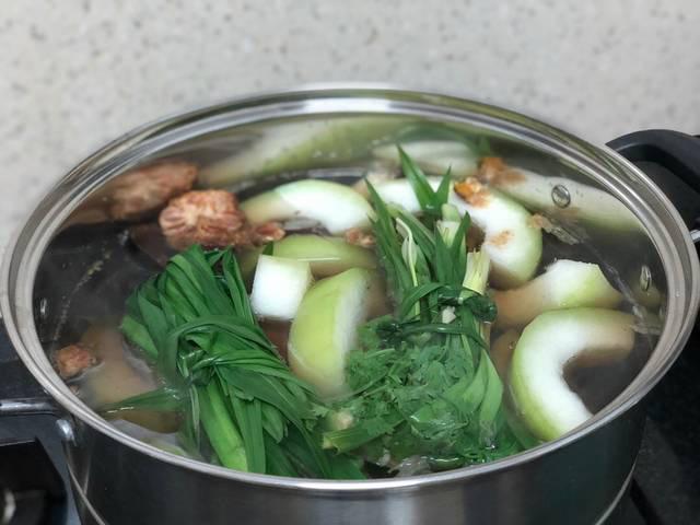 Bí đao có rất nhiều cách để làm thành món đồ uống thơm ngon, mát bổ. Ảnh minh họa.