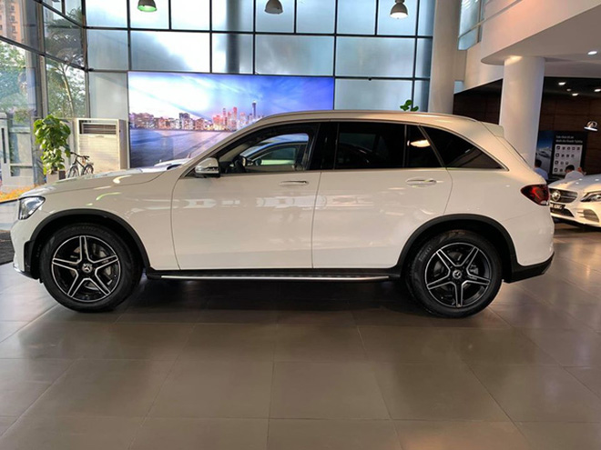 Mercedes-Benz GLC 300 đi được 11km rao bán lại với lý do khó tin - 2