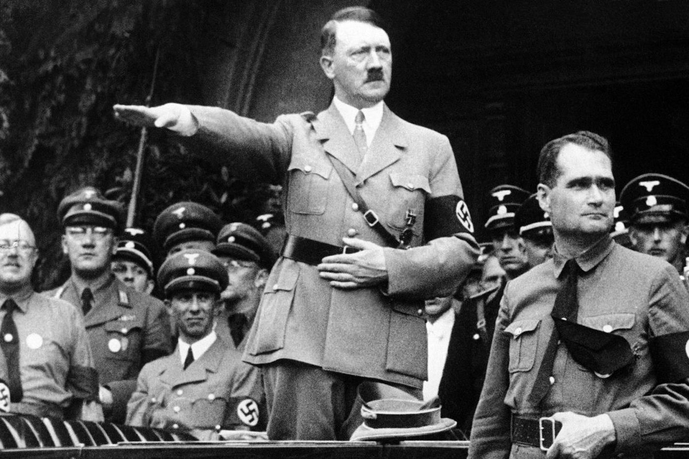 Đức quốc xã&nbsp;vươn lên nắm quyền từ những hoàn cảnh bất thường gắn với Hitler. Ảnh: AP