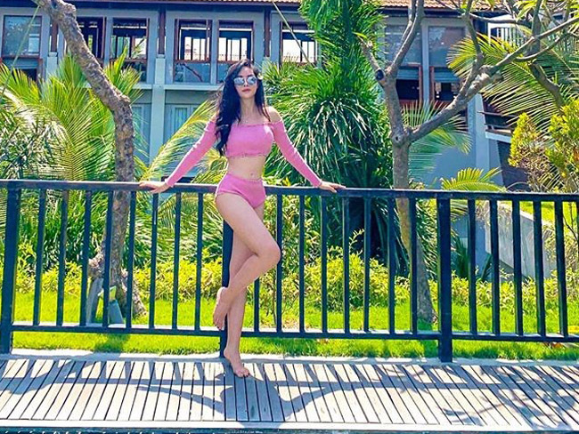 Trang cá nhân của Thanh Quỳnh đầy rẫy ảnh khoe dáng nuột với bikini. 
