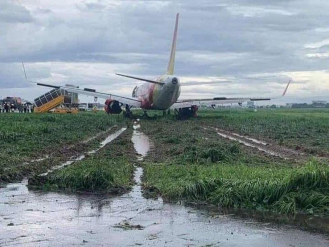 Sự cố khiến máy bay của hãng Vietjet trượt khỏi đường băng. Ảnh: facebook
